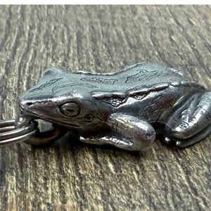 Danforth Pewter Frog Keychain 1993 Signed Sculptural Animal Keyring